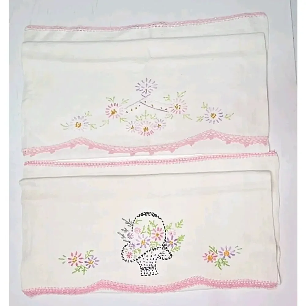 Vintage 1940'S Hand Embroidered Towel Set of 2‎ Hand Crocheted Edging U295